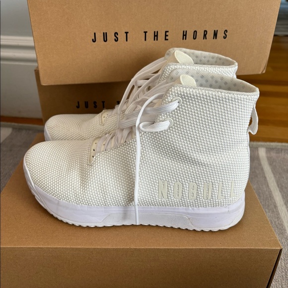White Nobull Impact Trainer+ men’s 7.5 woman’s 9, excellent used condition! - Picture 4 of 6